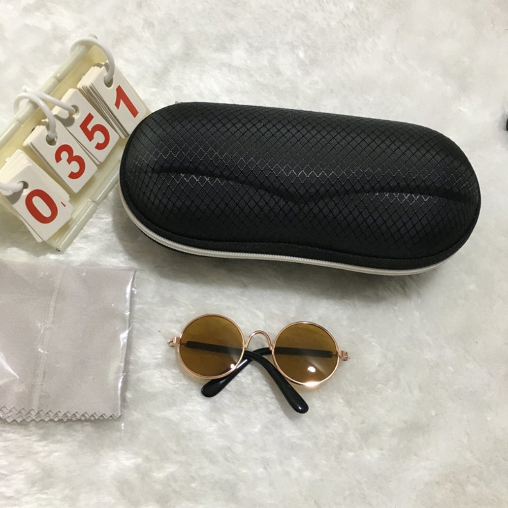 Gold Frame Red Round Lens Sunglasses For Pet - Picture 4 of 4
